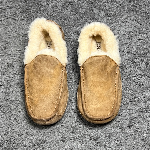 UGG Other - Ugg ascot slippers size 9
